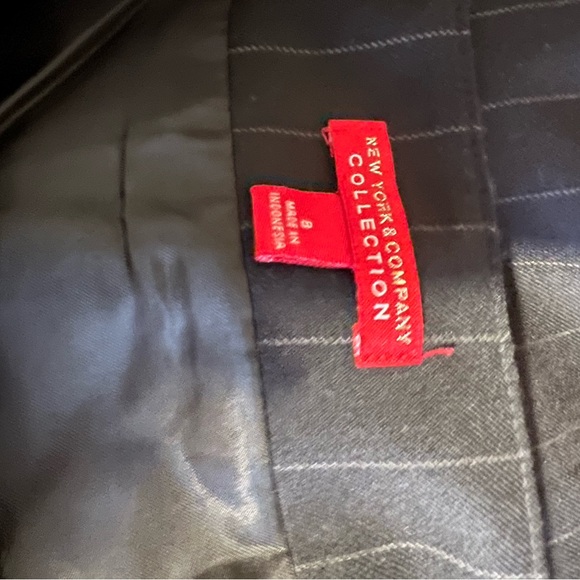 2/$13 EUC pencil skirt with strips and zipper - Picture 3 of 3